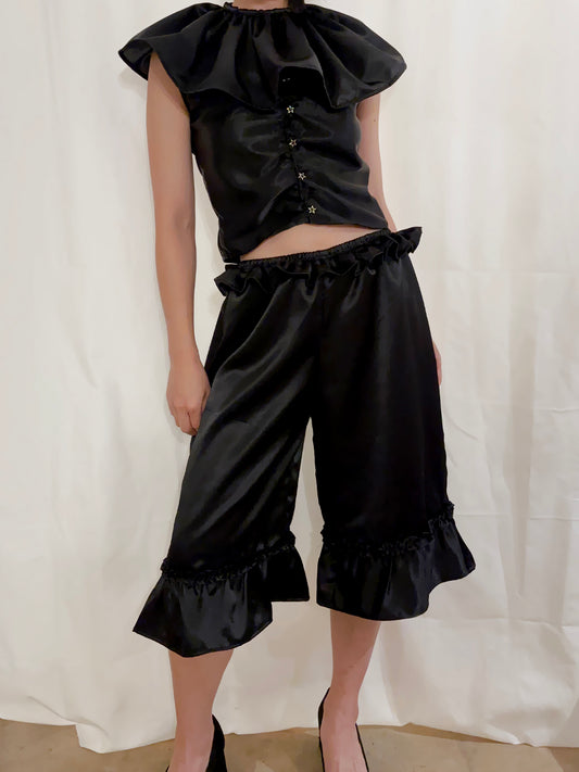 Black Jester Set with Neck Ruff